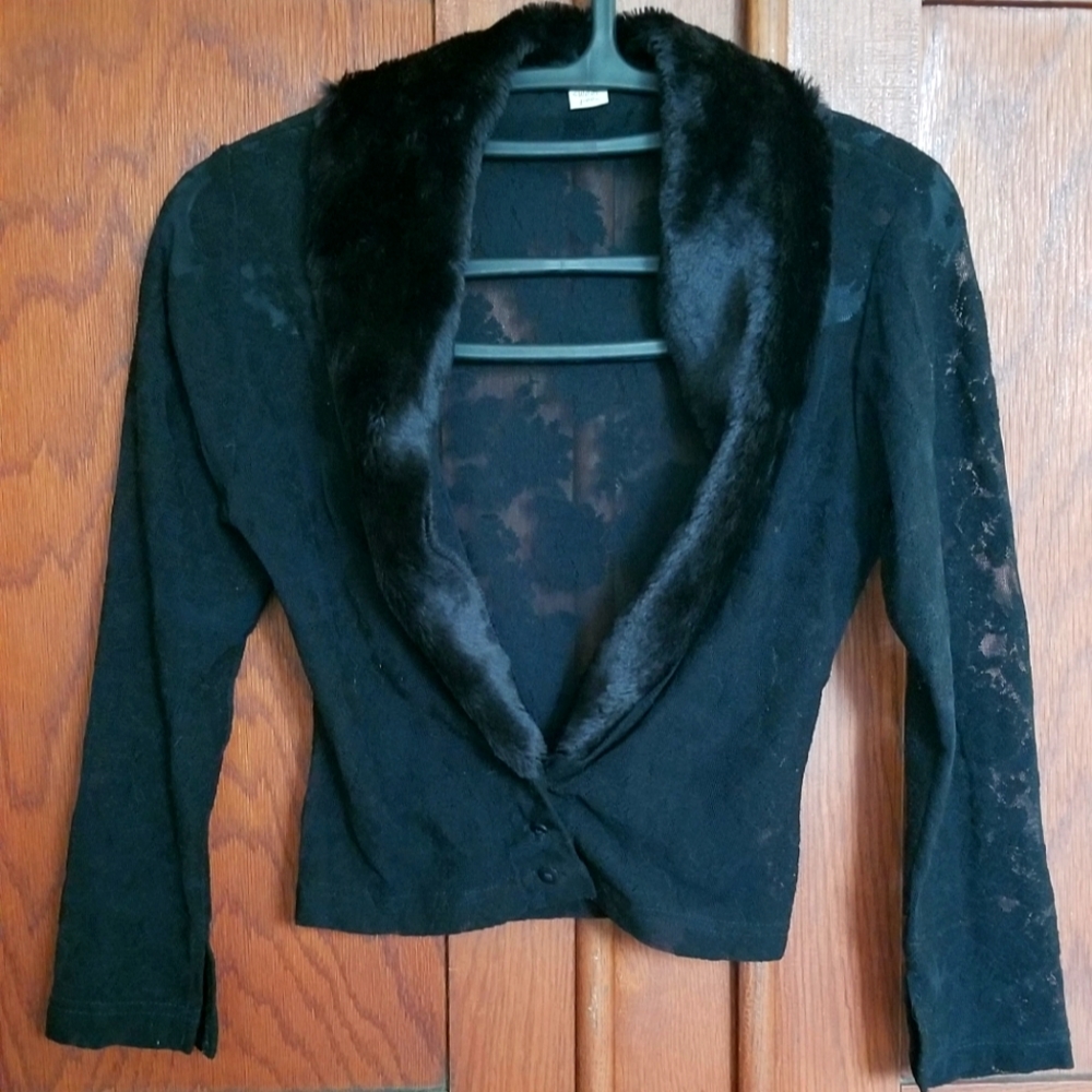 Beautiful Vintage Black Lace 3/4 Skeeve jacket. Women's XS/S